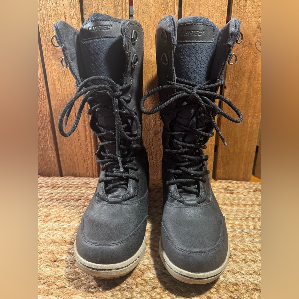 NWOT Hi-Tec Dark Textured Insulated  Footwear